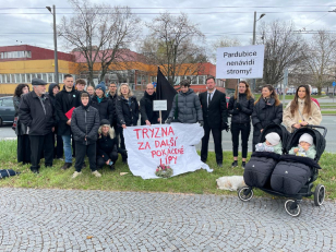 Děkujeme, že jsme mohli být přitom, aneb: Více myslet, méně kácet při developerských stavbách