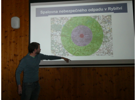 V Pardubicích proběhl seminář PAREF, kde jsme se dozvěděli více o spalovně v Rybitví a o zátěži Semtína